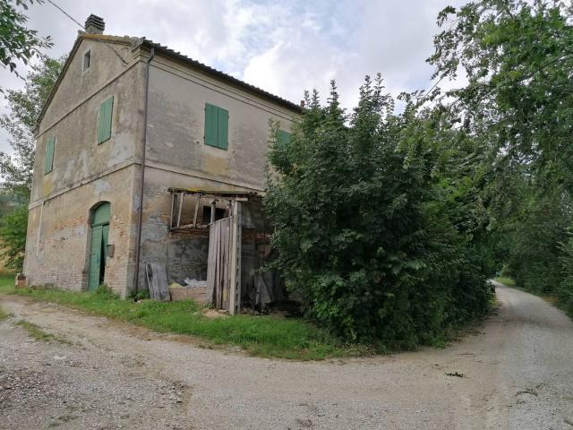 Rustico in vendita a Colli al Metauro, Marche