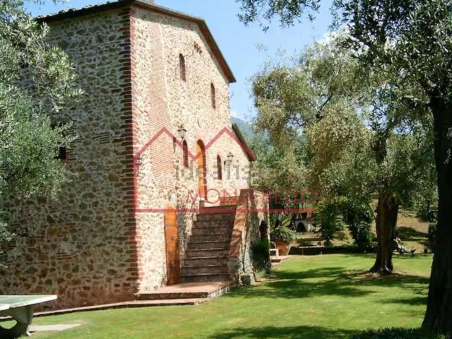 Rustico in vendita a Camaiore, Toscana