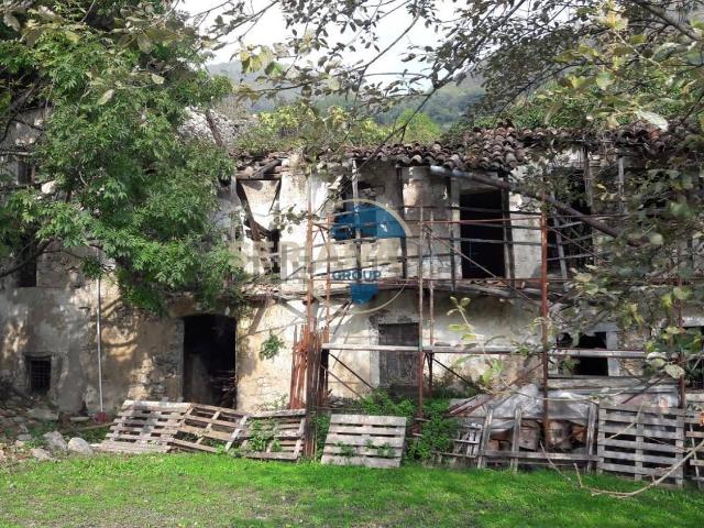 Rustico in vendita a Piazzo, Nembro