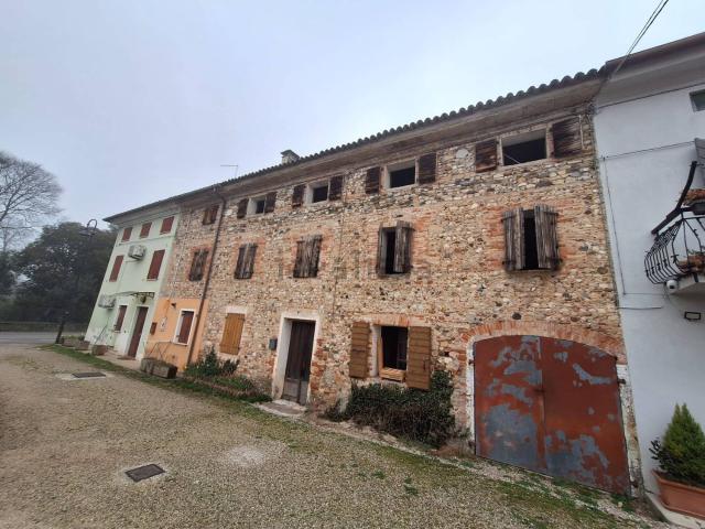 Rustico in vendita a Crocetta del Montello, Treviso