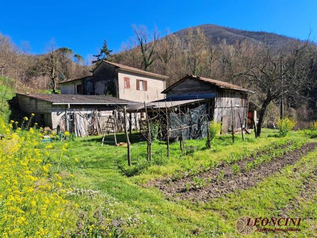Rustico in vendita a Unione di comuni Montana Lunigiana, Podenzana