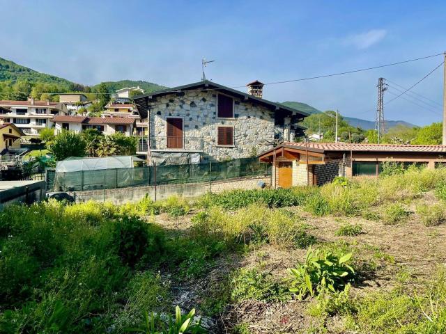 Rustico in vendita a Casazza, Lombardia