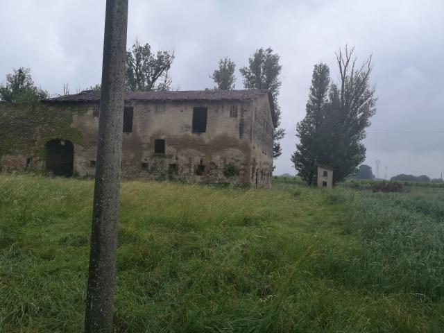 Rustico in vendita a Bagno, Re