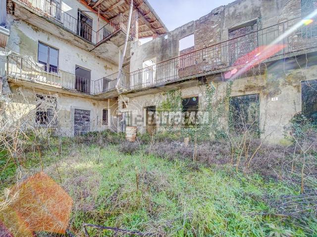 Rustico in vendita a Golasecca, Lombardia