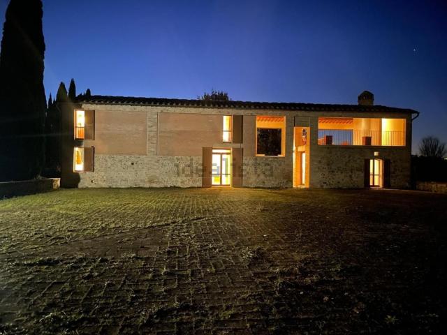 Rustico in vendita a Siena, Toscana