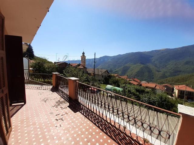Rustico in vendita a Pornassio, Liguria