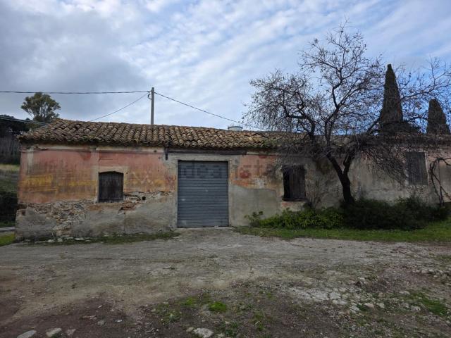 Rustico in vendita a Calabria, Catanzaro