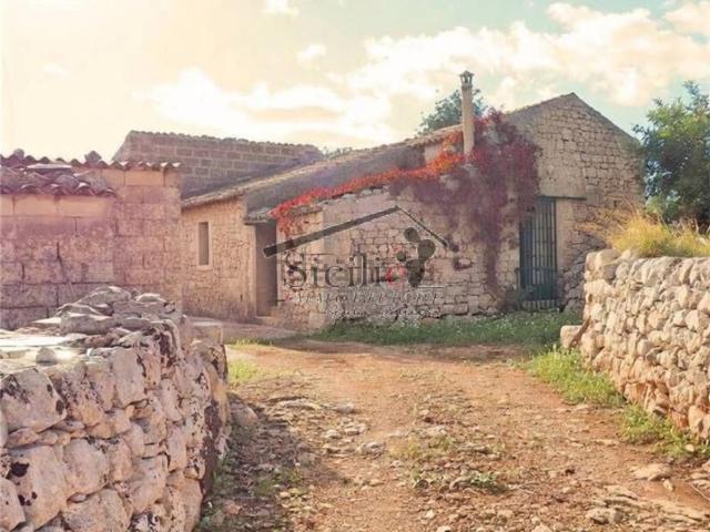 Rustico in vendita a Cava D'aliga, Sicilia
