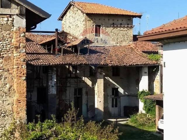 Rustico in vendita a Osnago, Lombardia