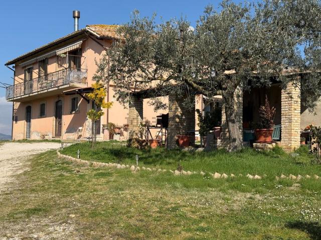 Rustico in vendita a Uncinano, Spoleto