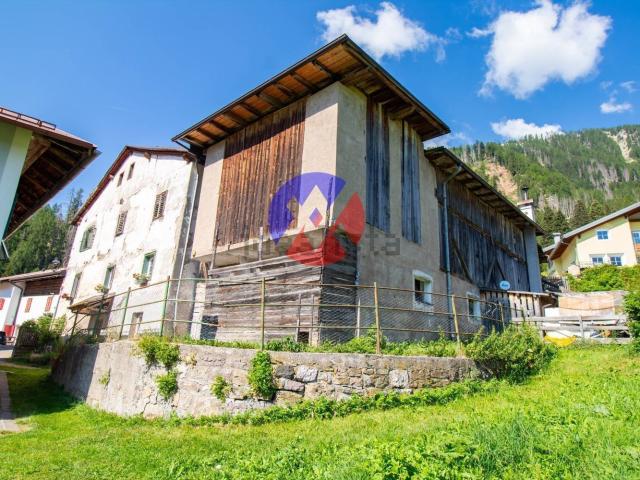Rustico in vendita a Comun General de Fascia, Moena