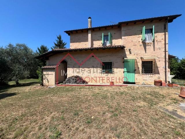 Rustico in vendita a Santa Lucia, Camaiore