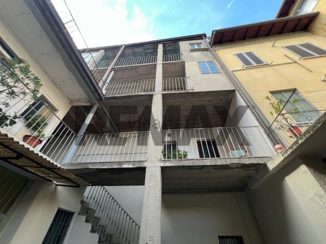 Rustico in vendita a Brembate Di Sopra, Lombardia