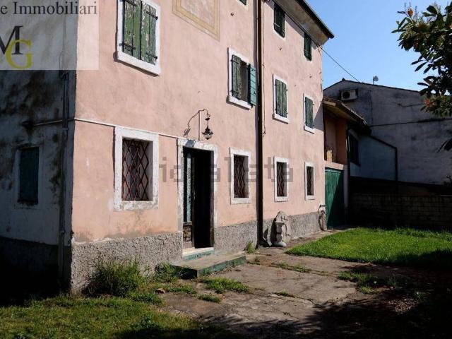 Rustico in vendita a Soave, Veneto