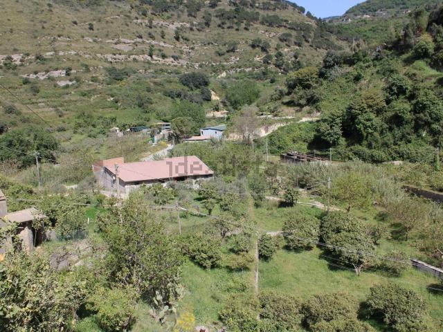 Rustico in vendita a Castroreale, Sicilia