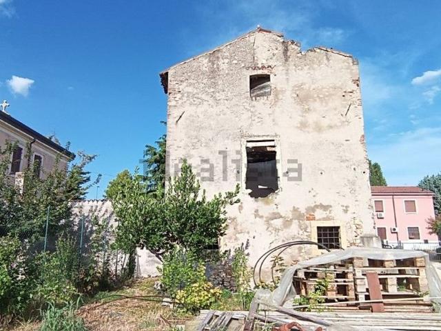 Rustico in vendita a San Felice Extra, Brenzone
