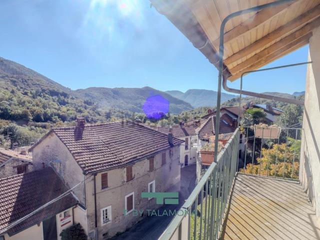 Rustico in vendita a Comunità Montana Valli del Verbano, Dumenza