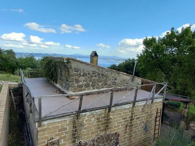 Rustico in vendita a Gradoli, Lazio