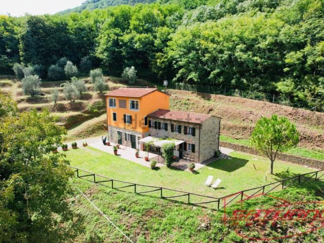 Rustico in vendita a Al Colle, Capannori