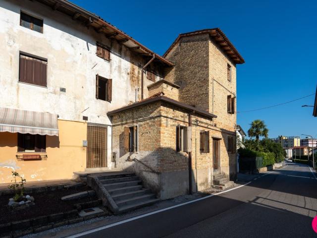 Rustico in vendita a Pordenone, Friuli-Venezia Giulia