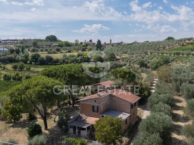 Rustico in vendita a Montepulciano, Siena