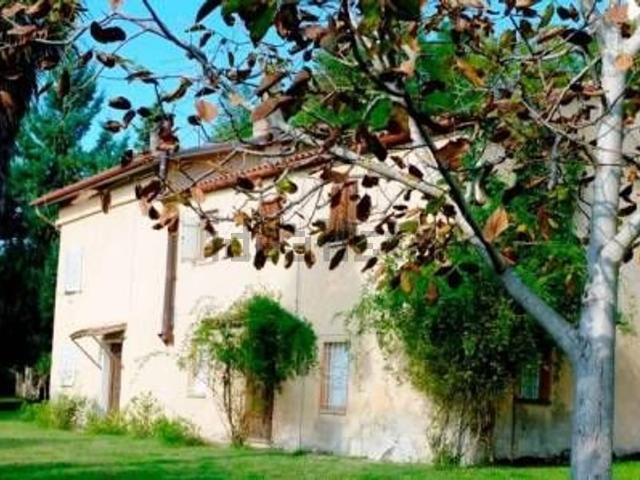 Rustico in vendita a Colli al Metauro, Marche