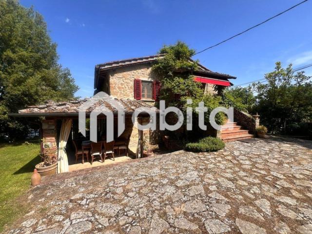 Rustico in vendita a Bucine, Toscana