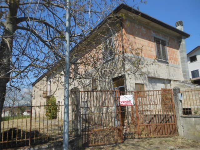Rustico in vendita a Roccaromana, Campania