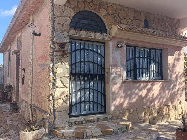 Rustico in vendita a Villaggio Gulfi, Chiaramonte Gulfi