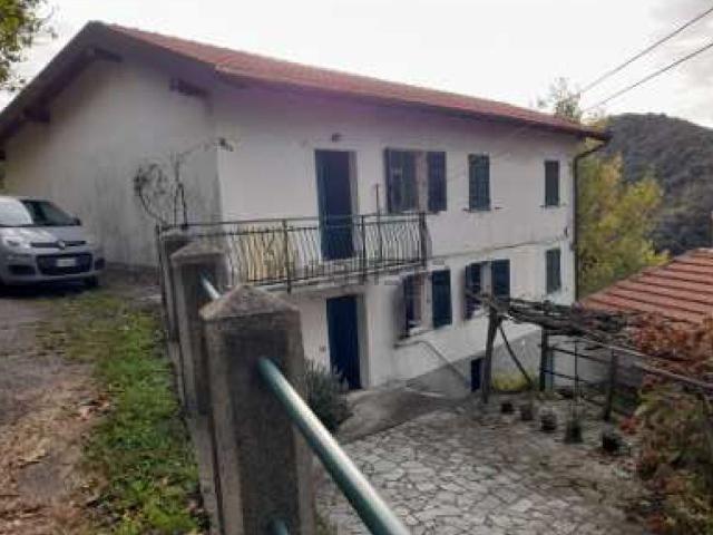 Rustico in vendita a Savignone, Liguria