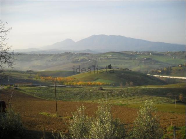 Rustico in vendita a Piattoni, Marche