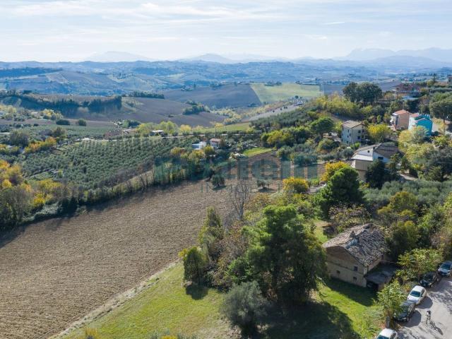Rustico in vendita a Molini di Tenna, Fermo