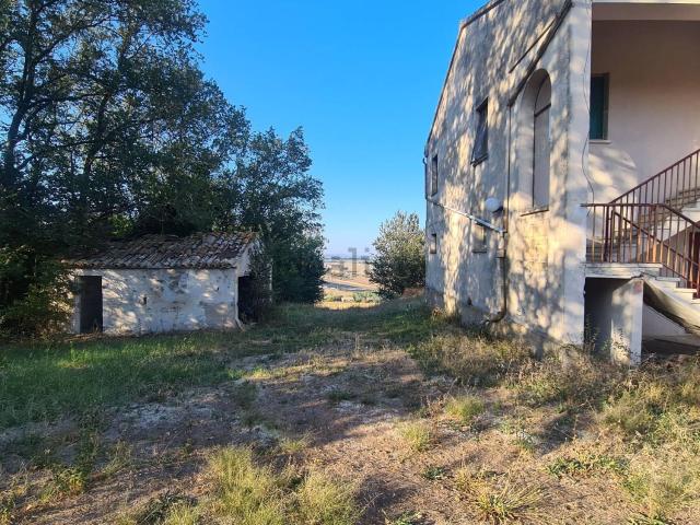 Rustico in vendita a Montefiore, Marche