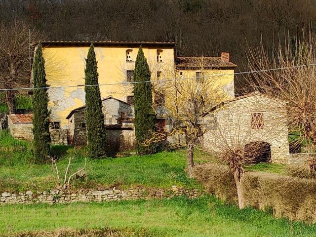 Rustico in vendita a Subbiano, Toscana