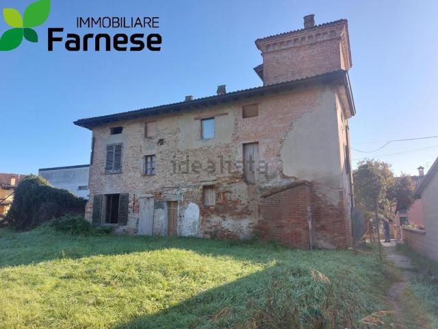 Rustico in vendita a Caorso, Piacenza