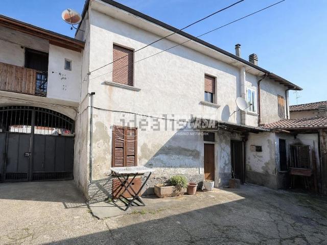 Rustico in vendita a Mediglia, Lombardia