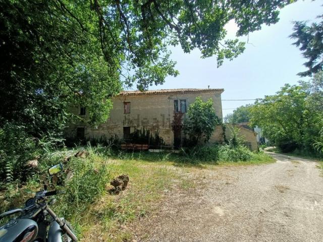 Rustico in vendita a Villa Ceccolini, Pesaro
