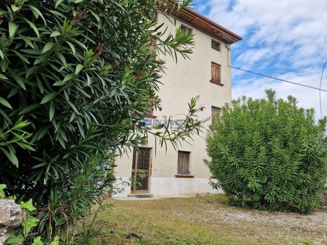 Rustico in vendita a Breganze, Veneto