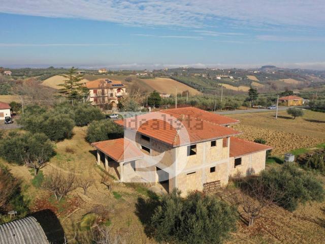 Rustico in vendita a Pianella, Abruzzo