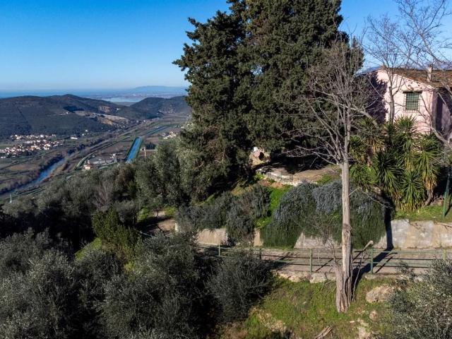 Rustico in vendita a San Giuliano Terme, Toscana