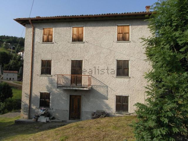 Rustico in vendita a Comunità Montana della Valle Brembana, Zogno
