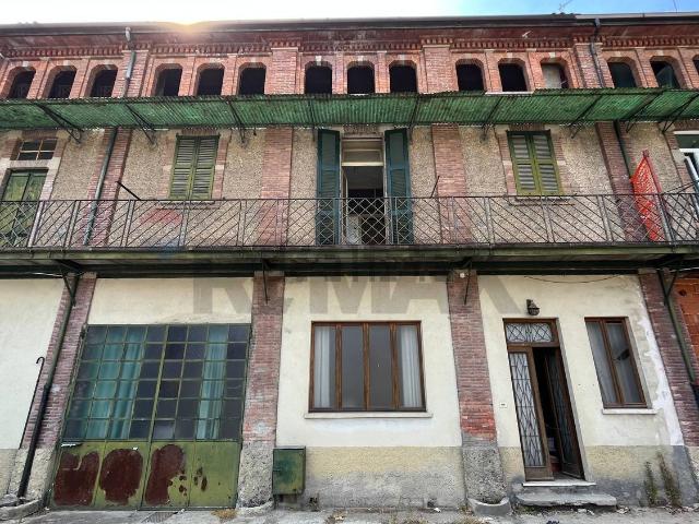 Rustico in vendita a Cremella, Lombardia