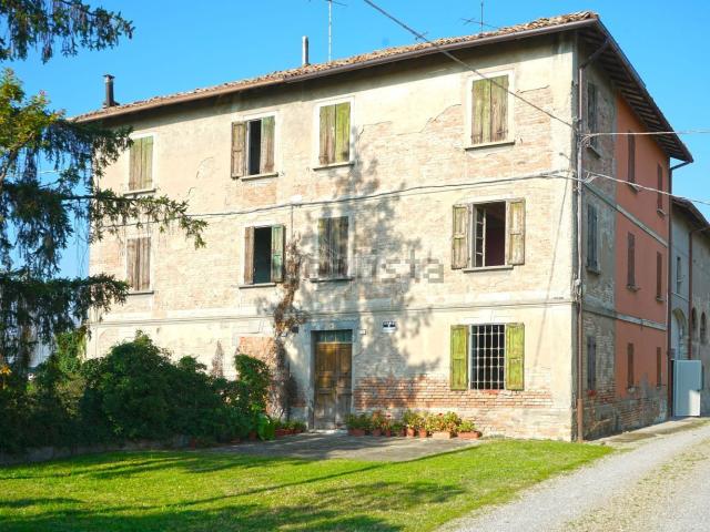 Rustico in vendita a San Prospero Strinati, Re