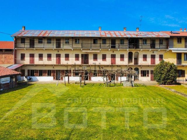 Rustico in vendita a Gaggiolo, Piemonte
