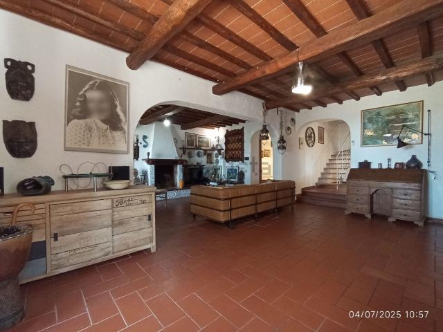 Rustico in vendita a Massarosa, Toscana