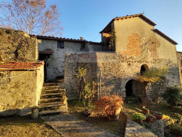 Rustico in vendita a Massarosa, Toscana