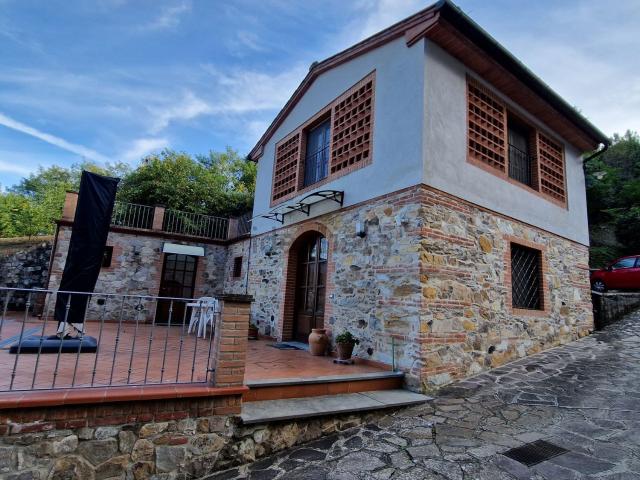 Rustico in vendita a Cascine di Buti, Buti