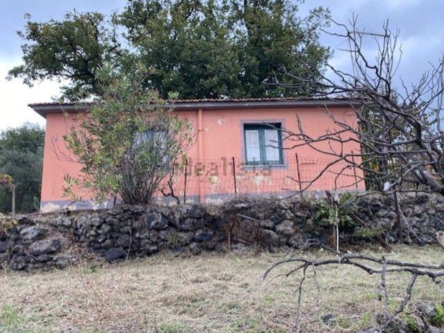 Rustico in vendita a Piedimonte Etneo, Sicilia