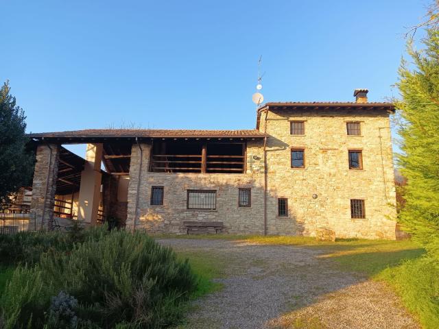 Rustico in vendita a Alta Val Tidone, Nibbiano
