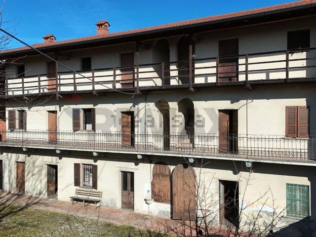 Rustico in vendita a Gaggiolo, Piemonte